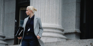 5 Reasons to Hire Process Servers Instead of the Sheriff Reasons to Hire Process Servers